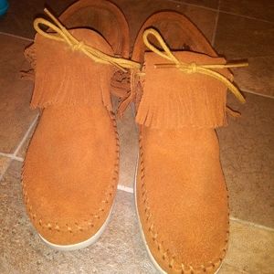 Minnetonka moc booties